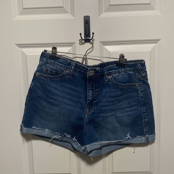 True Religion Jennie Curvy Skinny Short - Picture 4 of 6